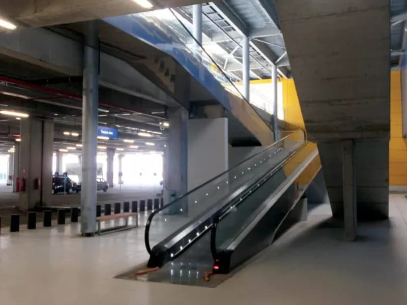 Chodniki ruchome — przykładowa instalacja